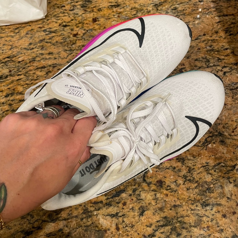 Nike zoom pegasus 37s size women’s 9.5